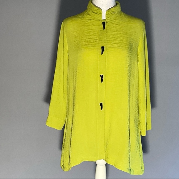 John Mark Chartreuse XS Mandarin Tunic with Black Shark Tooth Buttons Back Slit - Picture 9 of 16